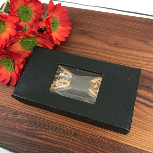 Wooden Gear Bow Tie w/ Cufflinks Set - Picture 5 of 8